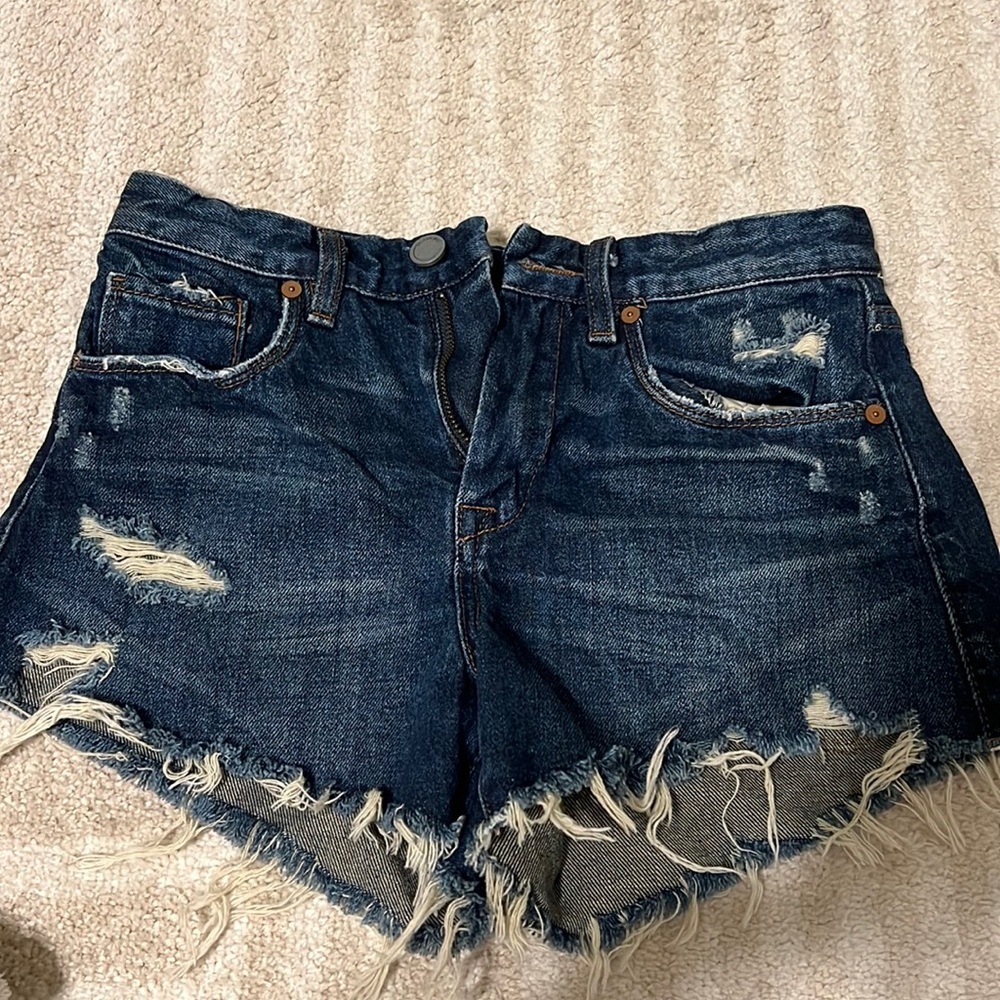 Blanknyc denim shorts. Mid rise